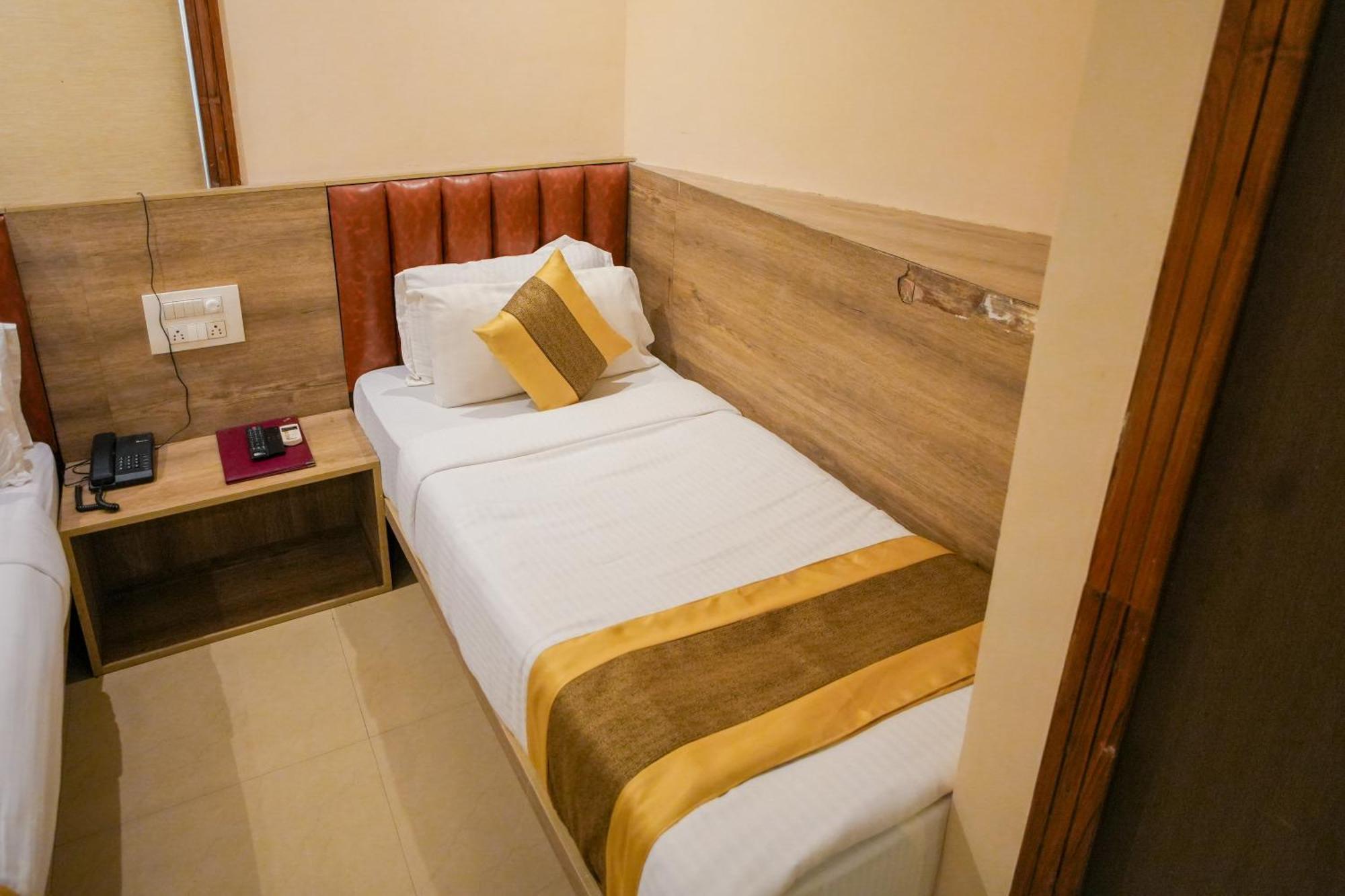 Hotel Skylink Hospitality Mahalaxmi Bombay Exterior foto