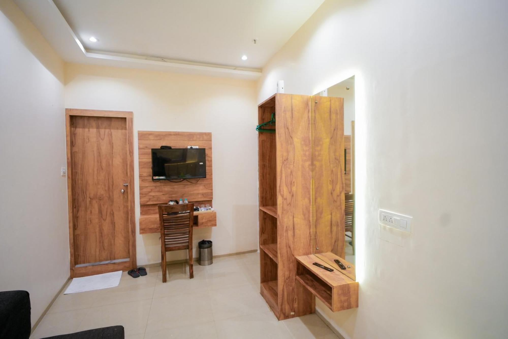 Hotel Skylink Hospitality Mahalaxmi Bombay Exterior foto