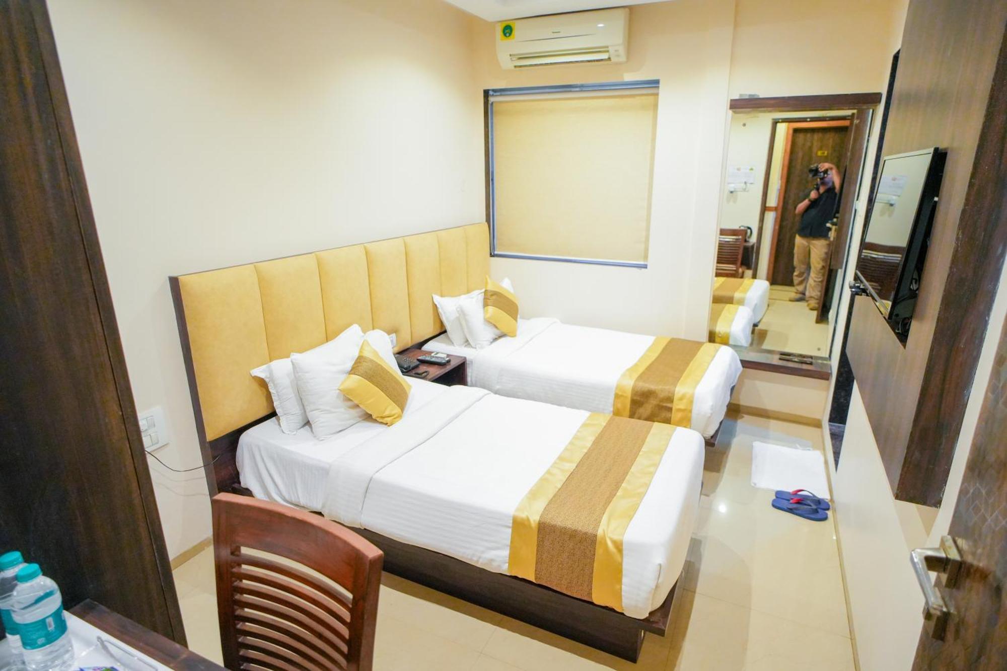 Hotel Skylink Hospitality Mahalaxmi Bombay Exterior foto