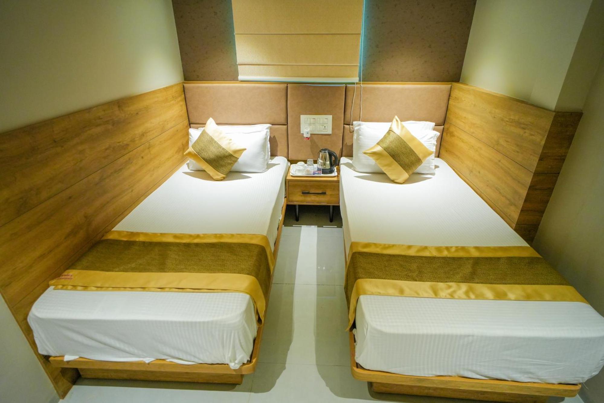 Hotel Skylink Hospitality Mahalaxmi Bombay Exterior foto